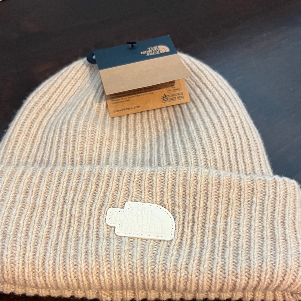 NWT * The North Face Cream Ribbed Cuffed Beanie with Logo Patch